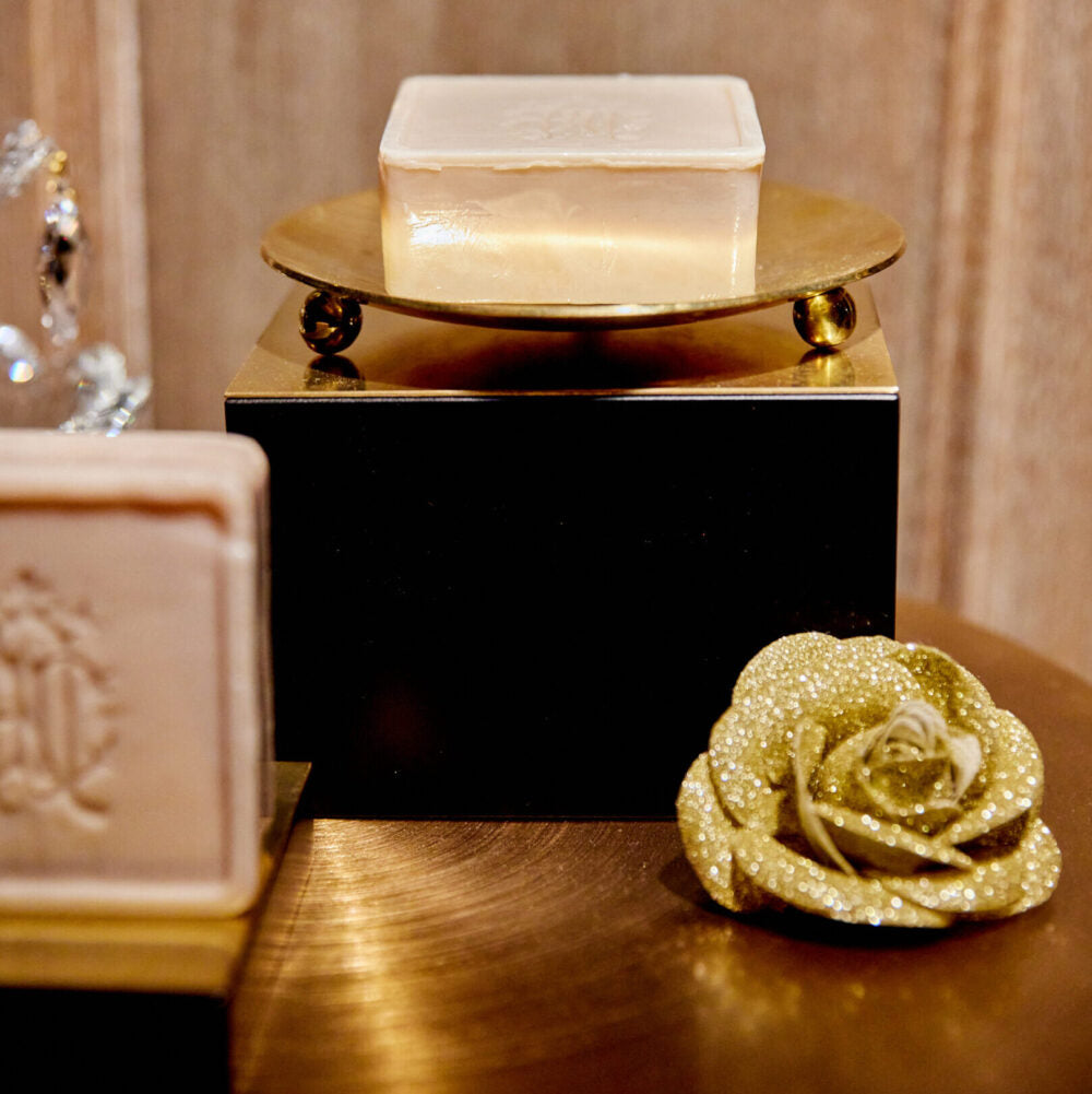 Le Parfum de Nathalie - Luxe zeep op verguld presenteerschaaltje (150 gr)
